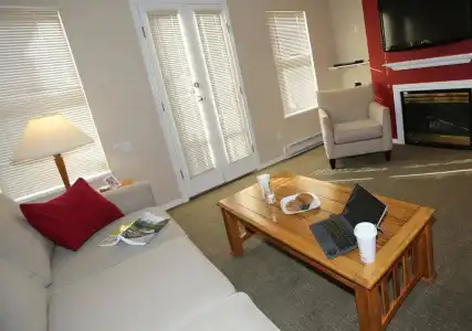 Times Square Suites - 3
