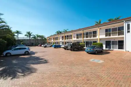 The Beach Motel Hervey Bay - 80