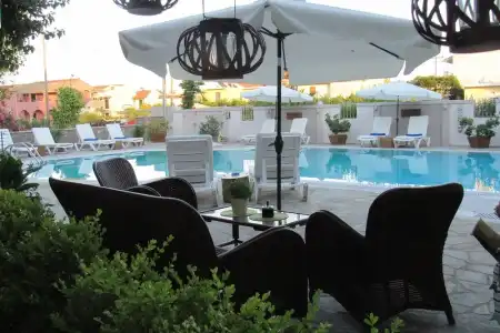 Toni's Guesthouse - 25