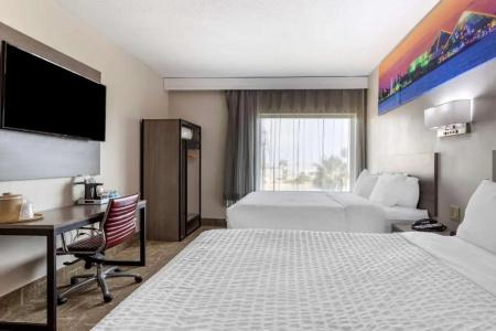 Clarion Pointe Galveston Seawall - 46
