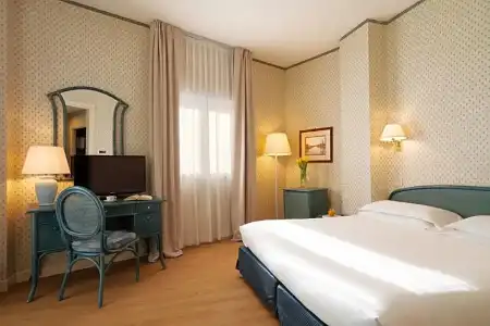 Grand Astoria - 65