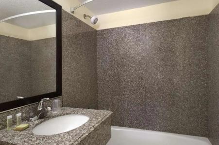Quality Inn Daytona Beach Oceanfront - 9