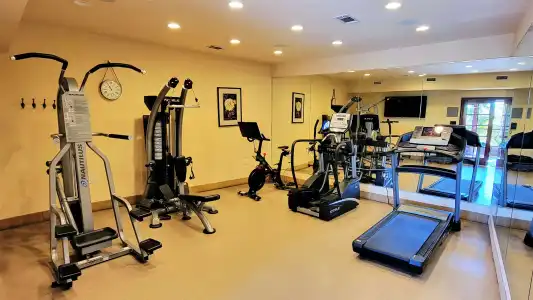 Best Western Plus Sunset Plaza - 19