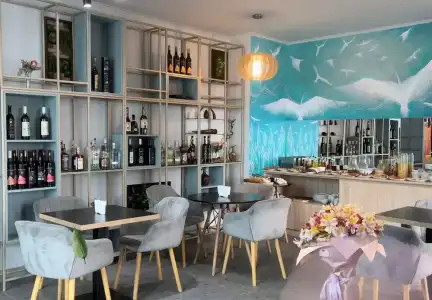 Season Suite Apart - 7