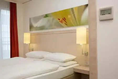 H+ München - 32