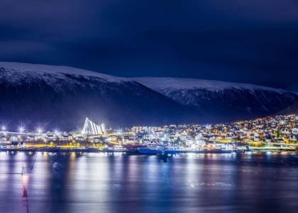 Radisson Blu, - 24