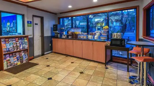 Sunset West, SureStay Collection by Best Western - 19
