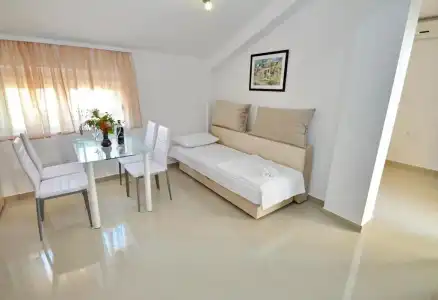 Villa Velzon Guesthouse - 92