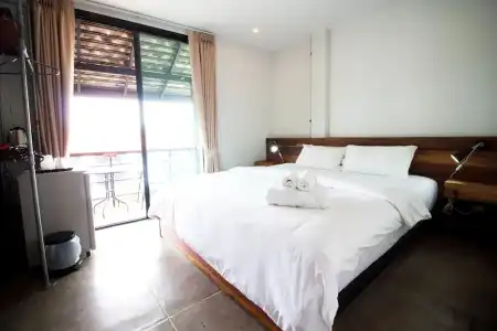 The Arak Bed Bar and Hostel - 52