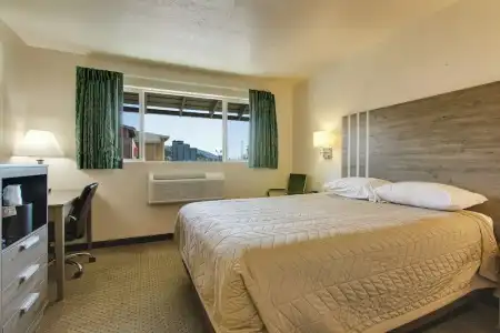 Coachman Inn - 4