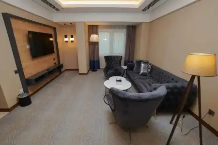The Grand Lux - 67