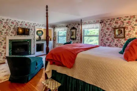 Wilburton Inn - 241