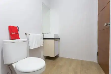 RedDoorz Plus near Cilandak Town Square 2 - 28