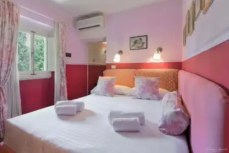Ape Rosa Relais - 58
