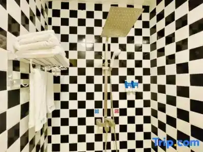 Xinduhui Shenzhen Dafen Metro Station - 64