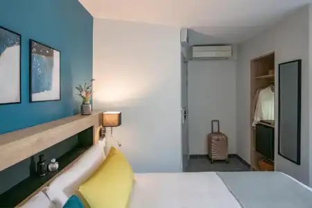 Hôtel Bristol - 104