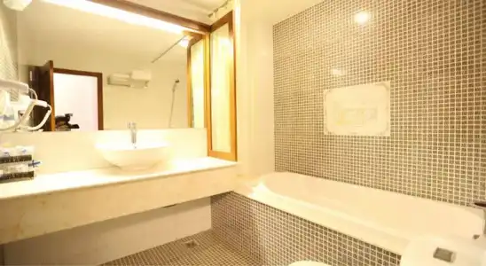 Duc Vuong Saigon - Bui Vien - 9