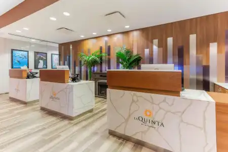La Quinta Inn & Suites by Wyndham Chicago Downtown - 47