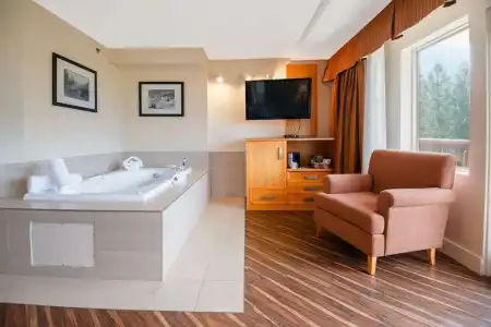 Coast Hillcrest - 75