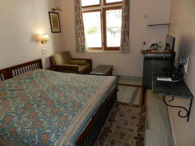 Arya Niwas - 144