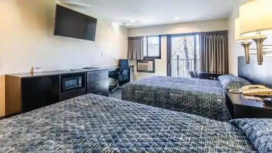 Rabbit Ears Motel - 32
