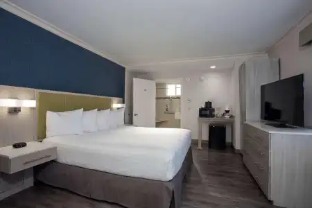 SureStay by Best Western Santa Monica - 30