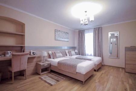 Benjamin - 18