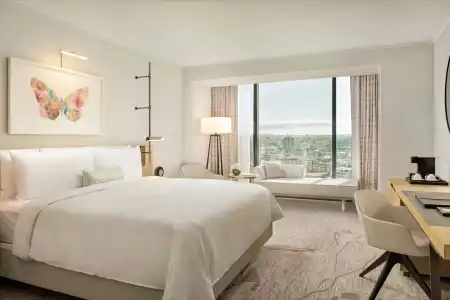 JW Marriott Parq - 6