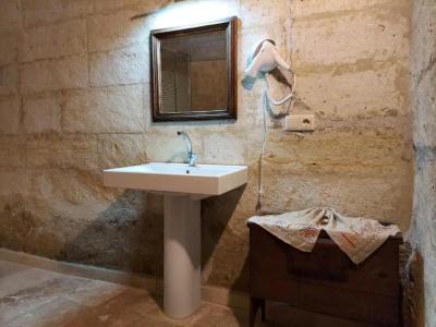 Armesos Cave - 245