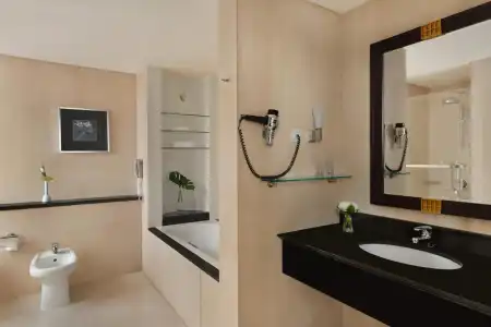 Shangri-La Residences and Apartments - 20