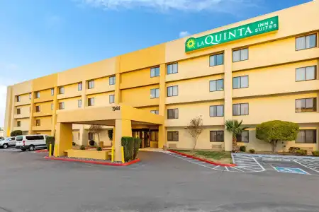 La Quinta Inn & Suites by Wyndham El Paso East - 0