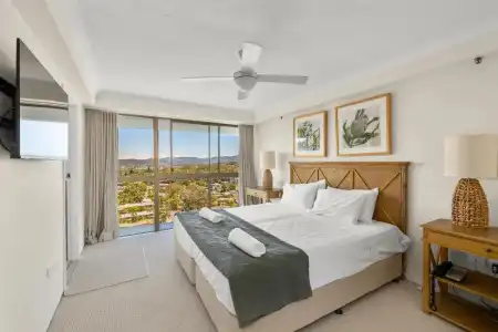 Gemini Court Holiday Apartments - 488