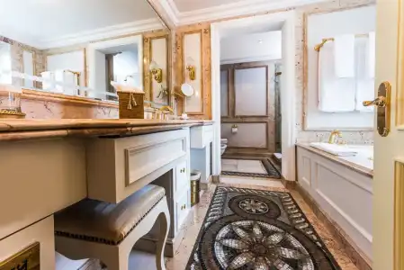 The Bentley London - 42
