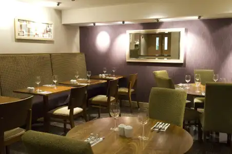 Premier Inn London Victoria - 16