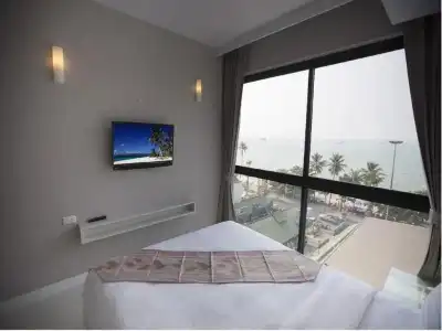 Serenotel Pattaya Beach Front - 64