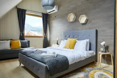 BOUTIQUE Entry E - 64