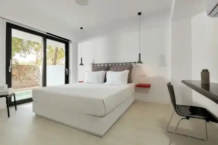 Sunset Studios & Apartments by Estia - 4