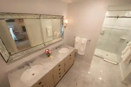Serenity Inn Newport - 117