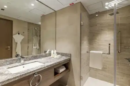 DoubleTree by Hilton Doha Downtown - 11