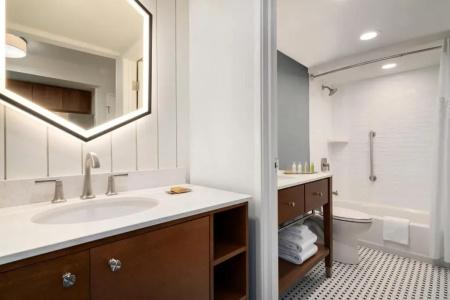 DoubleTree by Hilton Ocean City Oceanfront - 130