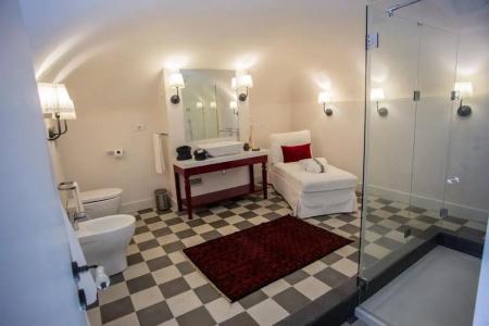 Suite 35 - 76