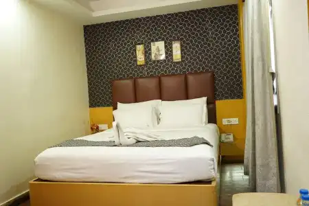 Emirates - 75