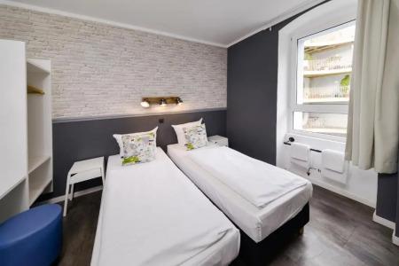 Old Town Hostel - 39