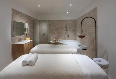 Gai Beach Resort Spa - 1