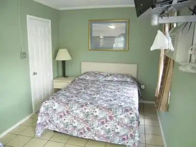 Bayfront Cottages - 32