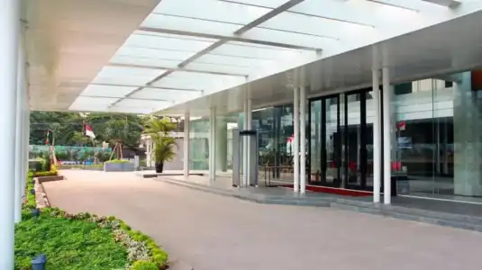 Ra Premiere Simatupang - 1