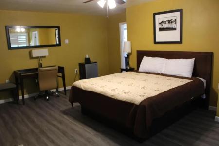 Carmel Wayfarer Inn - 30