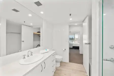 Gemini Court Holiday Apartments - 428