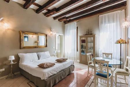 Palazzo Lion Morosini - Check in Presso Locanda Ai Santi Apostoli - 81