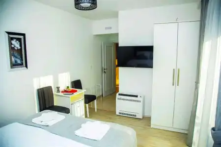 Mark's Palace - 1